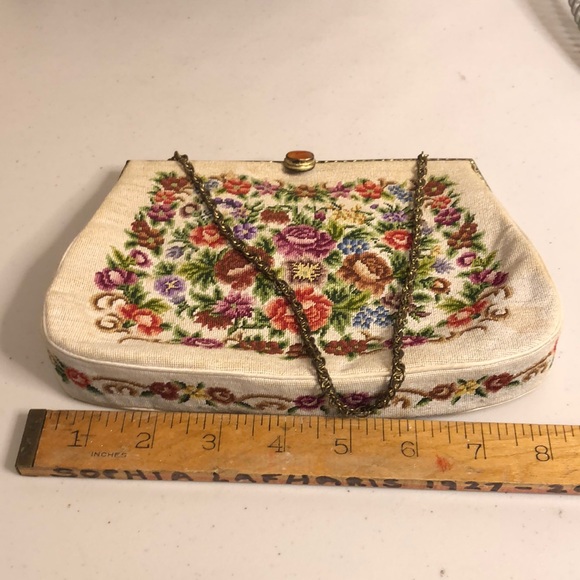 Vintage 50’s Petit Point Floral Needlepoint Purse with Jeweled Clasp & Chain - Picture 5 of 15